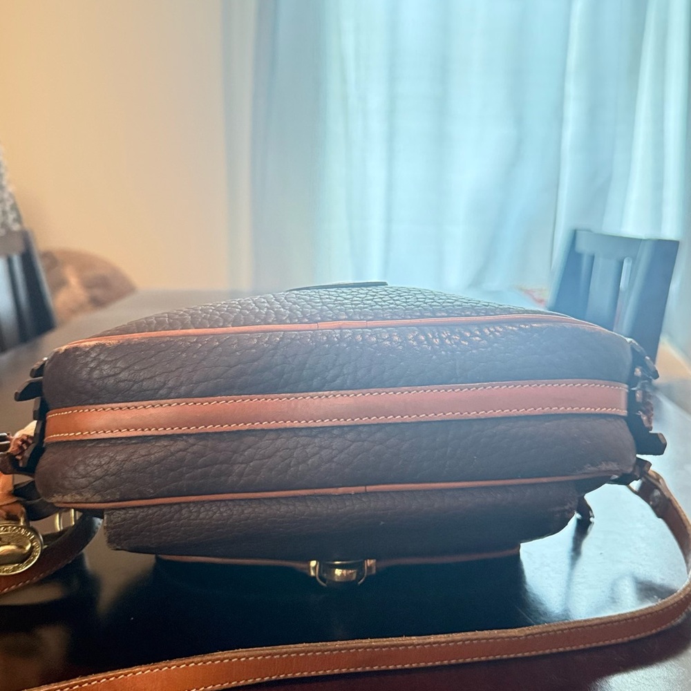 Classic Black Leather Crossbody Bag - Picture 5 of 9